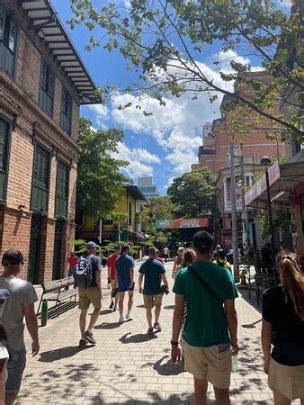 free walking tour medellin|real city tours medellin.